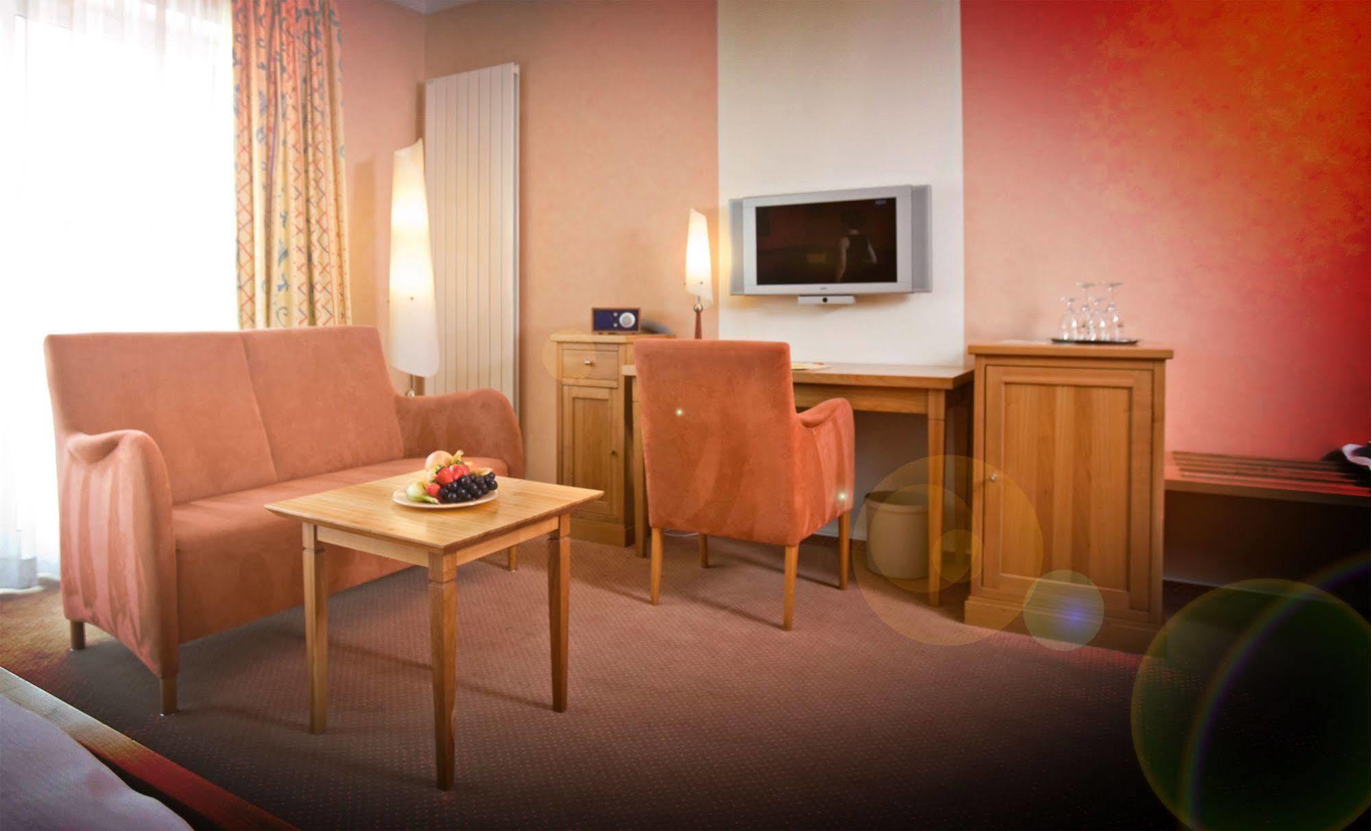 Rheda-Wiedenbrück Hotel Sonne מראה חיצוני תמונה